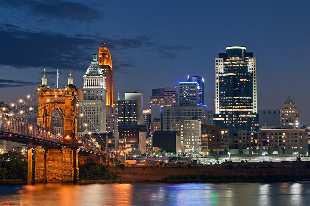 辛辛那提 at night